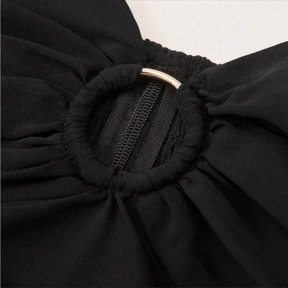 COPY - A&F- Ruched O-Ring Top - Picture 2 of 7